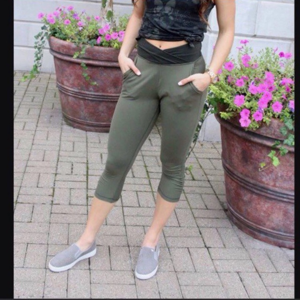 Lululemon yoga pants